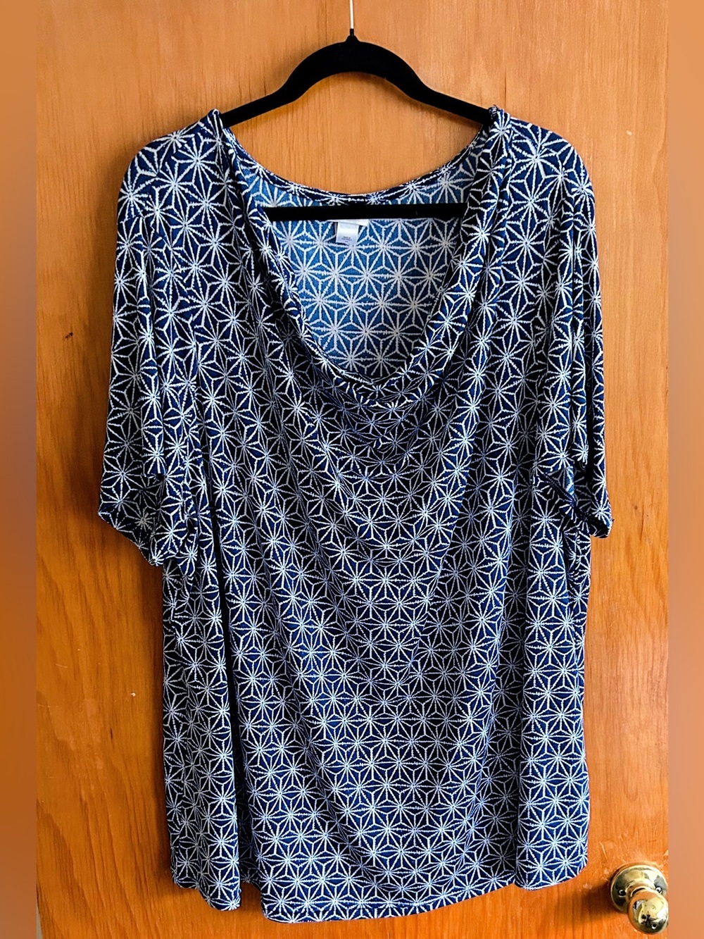 Jaclyn Smith Navy Blue and White Geometric Cowl Neck Top